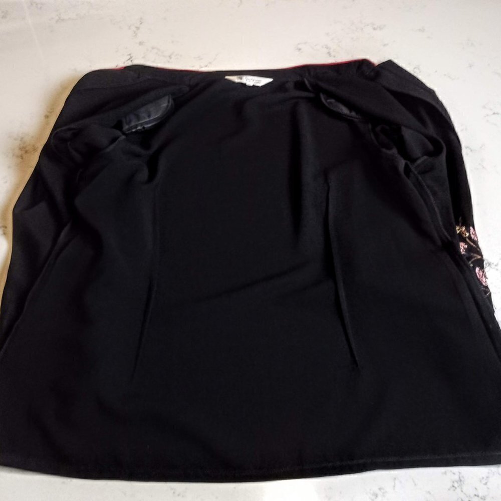 Richness Fashion Black Floral Embroidered Jacket - Picture 4 of 5